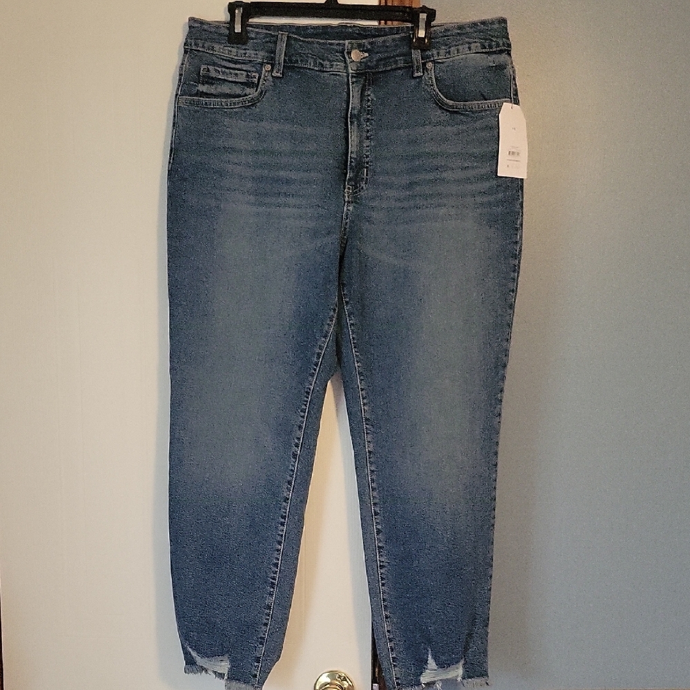 🆕️ Time and Tru Women’s DistressedAnkle Jeans in Medium Blue Denim Size 16 (#2)